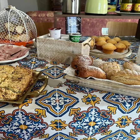 Bed & Breakfast Cento Giorni Costa Paestum 3*
